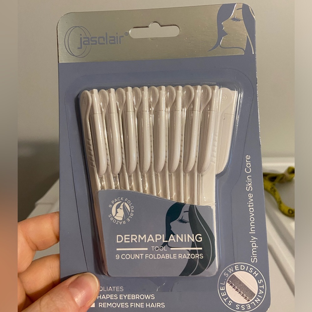 Dermaplaning razors